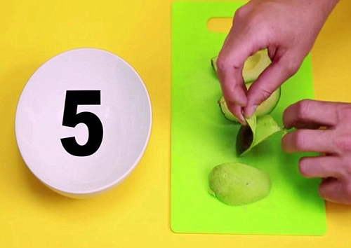 Cách cho con ăn quả bơ để lấy tối đa chất bổ ít mẹ biết - 3