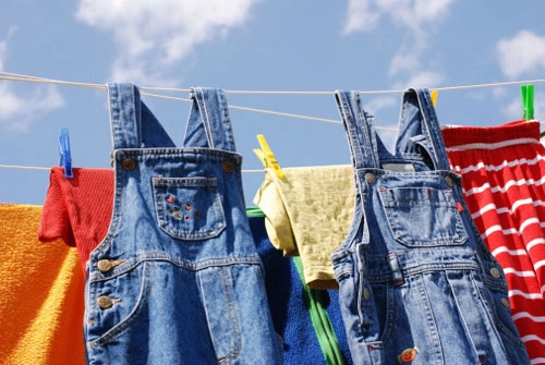 Cách giặt và bảo quản đồ jeans luôn mới - 5