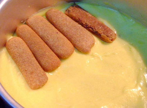 Cách làm bánh tiramisu không cần lò nướng - 9