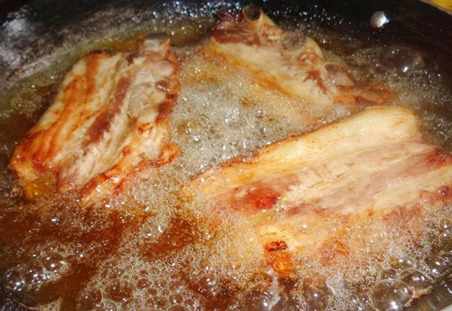 Cách làm thịt chiên rim xì dầu - 6