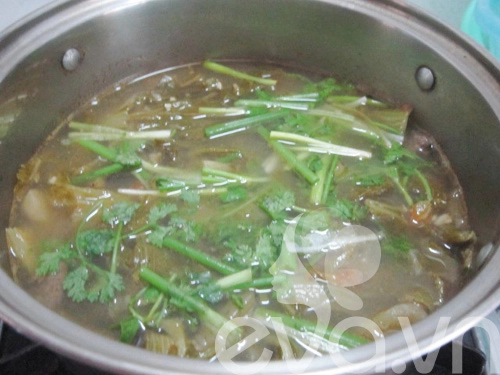 Canh thịt bò nấu dưa chua - 6