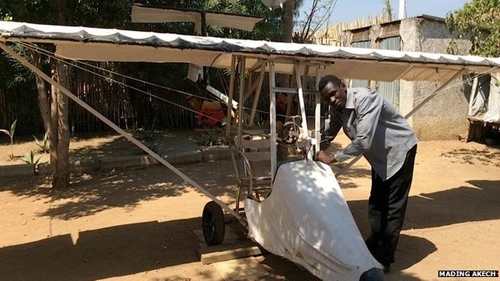 Chàng thanh niên tự chế máy bay ở nam sudan - 1