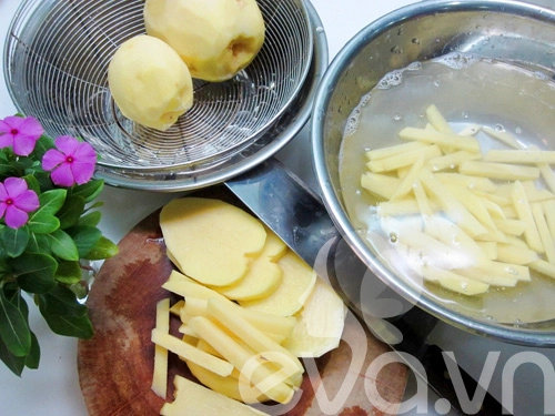 Chiều chiều làm khoai tây chiên nhâm nhi - 1