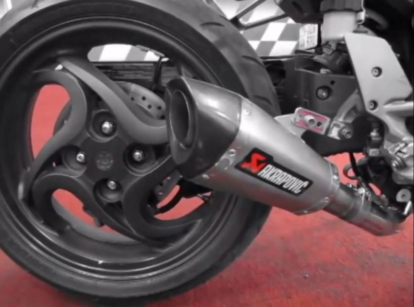 clip tiếng pô akrapovic cho honda cb1000r - 1