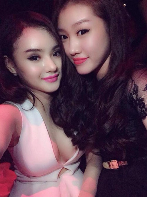 Cô em trẻ măng của angela phương trinh nghi bơm ngực - 9