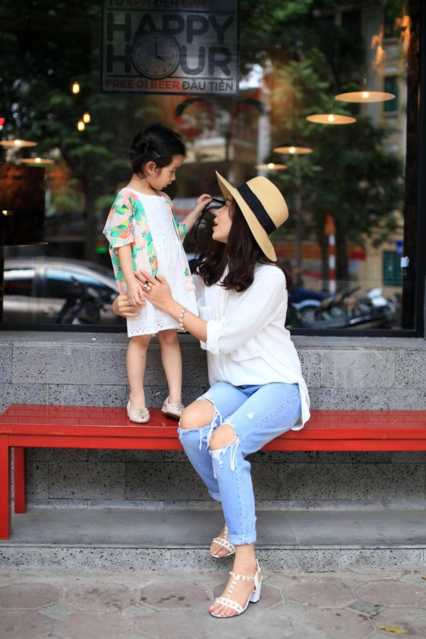 Con gái lưu hương giang sành điệu từ trứng nước - 18