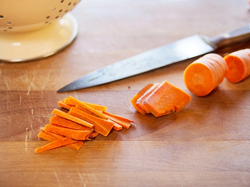 Củ cải và cà rốt ngâm chua chống ngán cho tết - 2