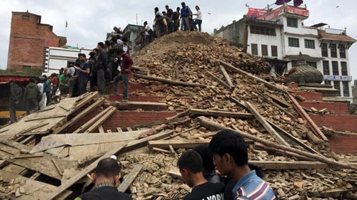 Cường độ động đất nepal tương đương 20 quả bom nguyên tử - 1