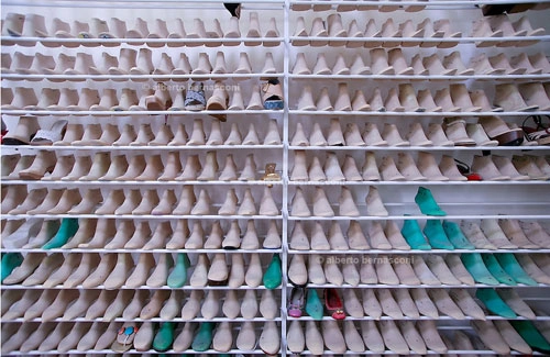 đột nhập xưởng sản xuất giày của louis vuitton - 5