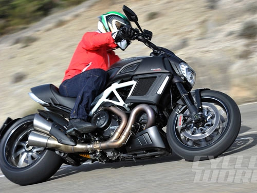 Ducati diavel 2015 công bố giá - 1