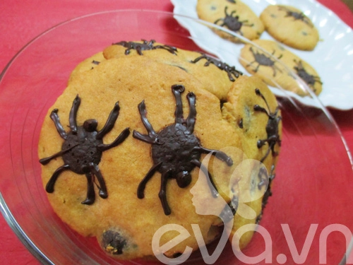 Halloween làm bánh quy nhện ăn nào - 10