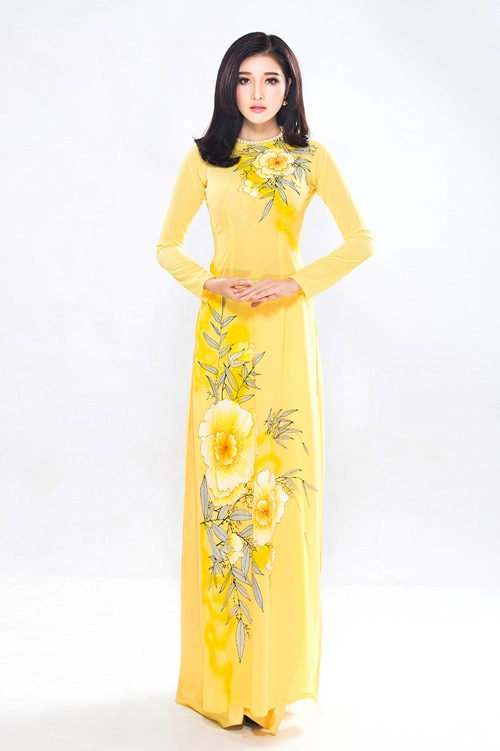 Hoa hậu triệu thị hà nền nã với áo dài truyền thống - 10