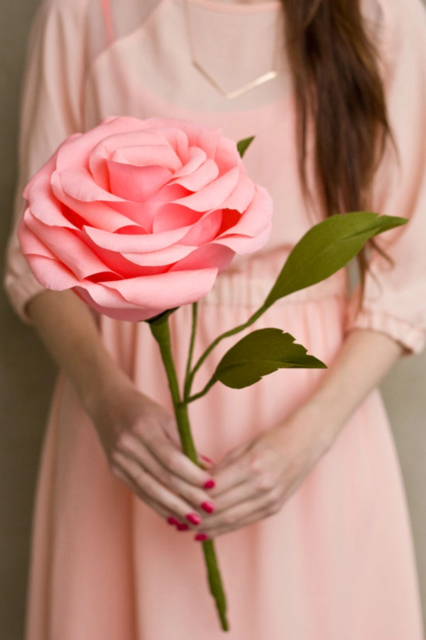 Hoa hồng giấy khổng lồ cho nàng điệu đà ngày tết - 1