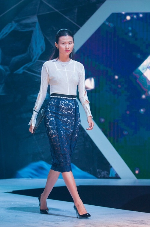 Hoa khôi lan khuê tỏa sáng trên sàn catwalk - 6