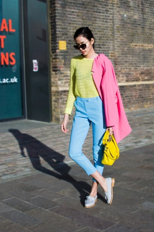 Hoàng thùy diện colorblock dạo chơi london - 1