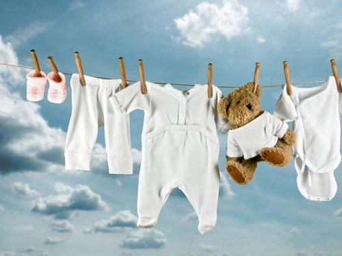 Học cách giặt quần áo trẻ sơ sinh an toàn cho bé - 1