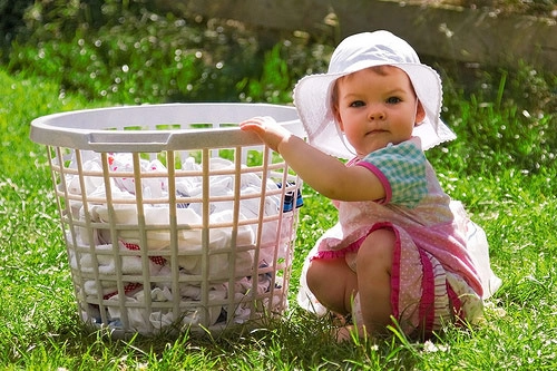 Học cách giặt quần áo trẻ sơ sinh an toàn cho bé - 2