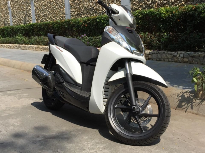 Honda sh300i đăng ký 12014 đi 3000km cần bán - 2