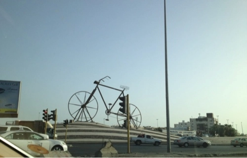 Jeddah thành phố của những tác phẩm điêu khắc khổng lồ - 1