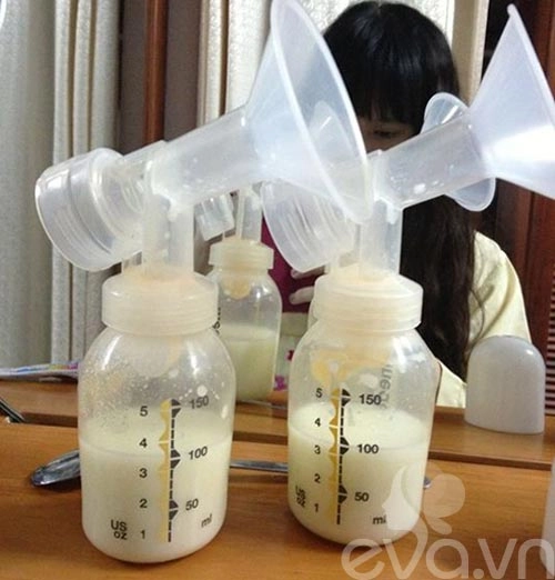 Kinh nghiệm hút và bảo quản sữa mẹ độc của vợ lý hải - 3