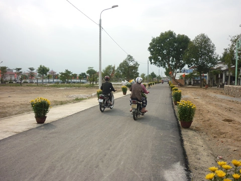 Làm đường vào nơi an táng ông bá thanh trong 2 ngày - 1