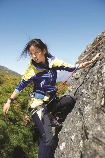 Lee hyori làm cô nàng leo núi gợi cảm - 4