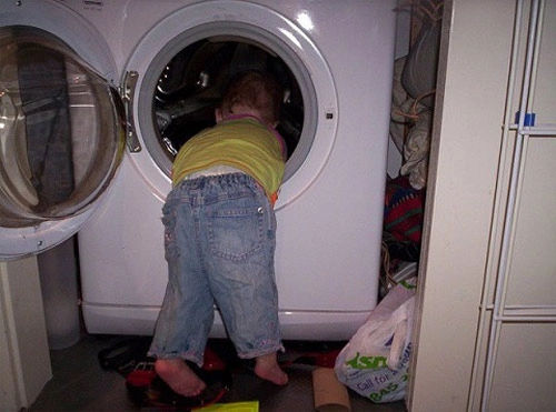 Lưu ý sử dụng máy giặt tránh nguy hiểm tính mạng của bé - 2