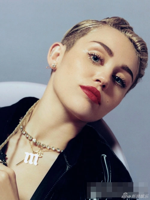Miley cyrus lộ quái chiêu gợi cảm mới - 12