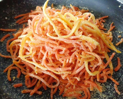 Mứt sợi cà rốt vỏ cam thơm ngon dịp tết - 4