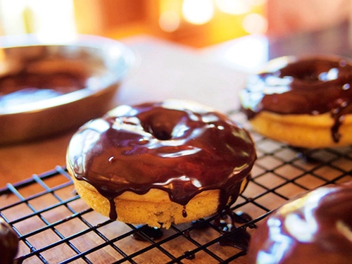 Ngất ngây với bánh donut chuối phủ chocolate - 11