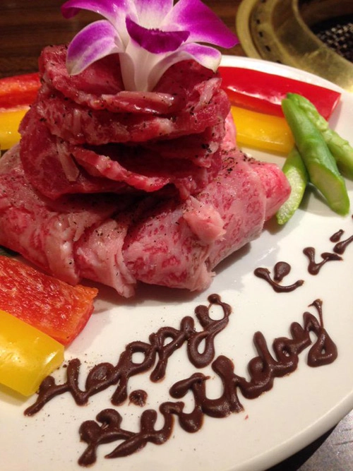Nhật bản phát sốt với trào lưu làm bánh sinh nhật bằng thịt bò - 6