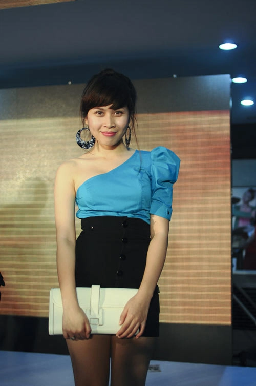 Quá trình vịt bầu hóa thiên nga của lưu hương giang - 2