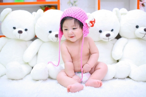 Siêu mẫu nhí rụng tim vì bảo ngọc cute - 1