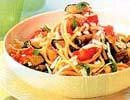 Spaghetti nấu với cá thu nấm và thịt lợn - 1