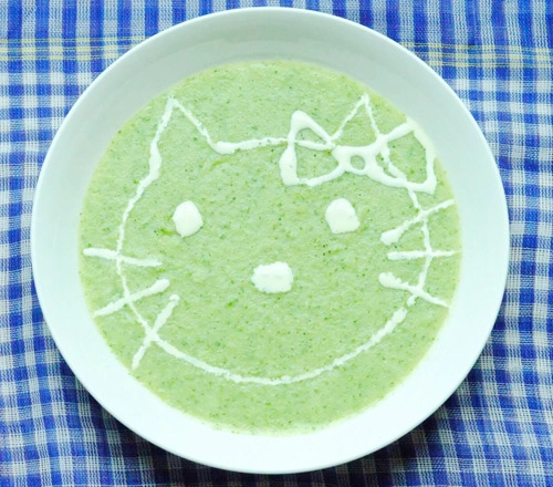 Súp bông cải xanh hình mèo kitty cho bé dịp 16 - 9