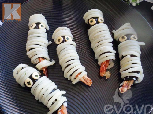 Sushi tôm hình xác ướp holloween cho bé - 9