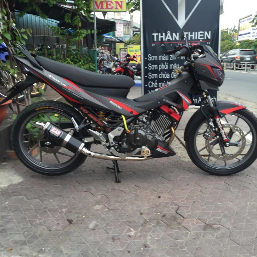 Suzuki raider độ dàn áo mắt phượng sơn phối màu cực đẹp - 1