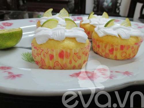 Tập làm cupcake bơ chanh - 10