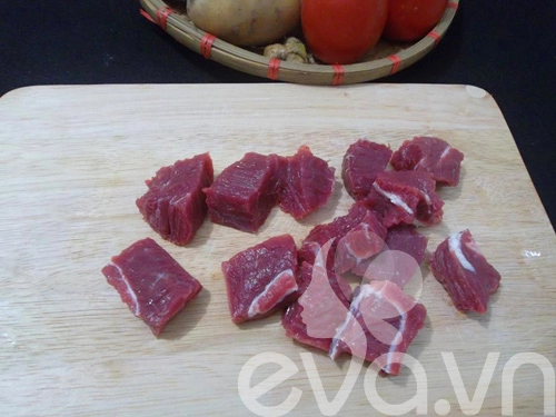 Thịt bò hầm khoai tây nóng hổi - 2