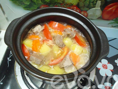 Thịt bò hầm khoai tây nóng hổi - 6