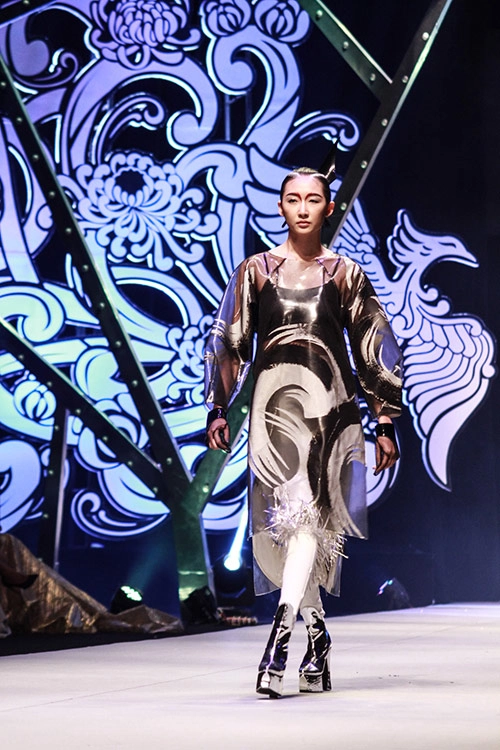 Tiến truyển lên ngôi quán quân project runway vietnam 2015 - 12