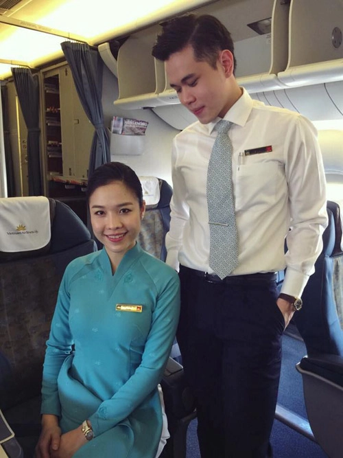 Tiếp viên vietnam airlines thích thú diện đồng phục mới - 9