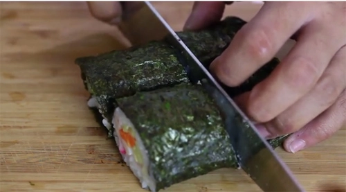 Tự làm sushi cực đơn giản - 8
