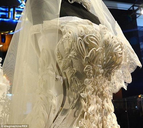 Váy cưới 3d hứa hẹn khiến mọi cô dâu mê đắm - 5