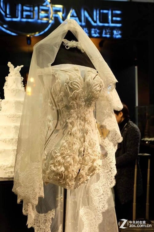 Váy cưới 3d hứa hẹn khiến mọi cô dâu mê đắm - 10