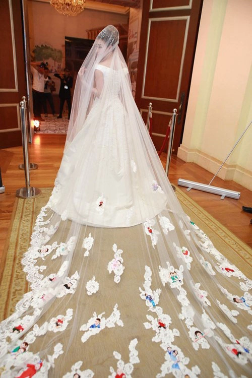 Váy cưới ngân khánh mượn ý tưởng từ angelina jolie - 2