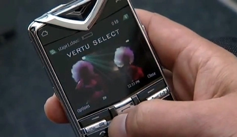 Vertu ra mắt smartphone bàn phím qwerty đầu tiên - 1