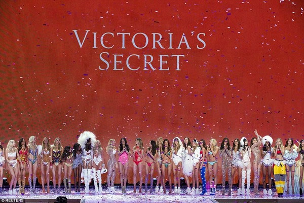Victorias secret show 2015 gây hụt hẫng vì mờ nhạt - 13