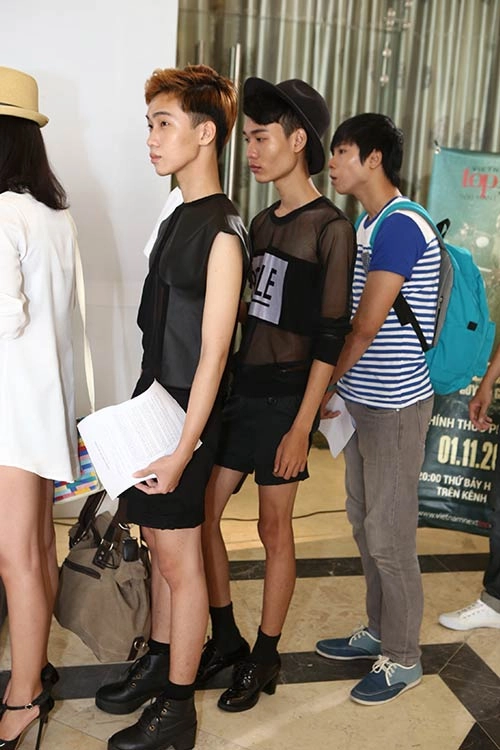 Vntm 2014 tròn mắt với thời trang unisex của thí sinh nam - 1