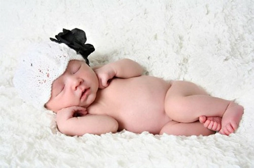 4 bước thần kì dỗ trẻ sơ sinh ngủ trong giây lát - 1